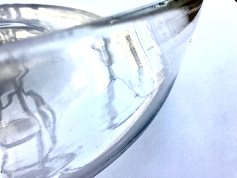 Mexico 1492: Extra generous in size, hand blown salad bowl, made by master blowers of Mexico. Comes in 6 vibrant colors, and a transparent version. Screems party and makes any salad the star course of the meal. Transparent. 