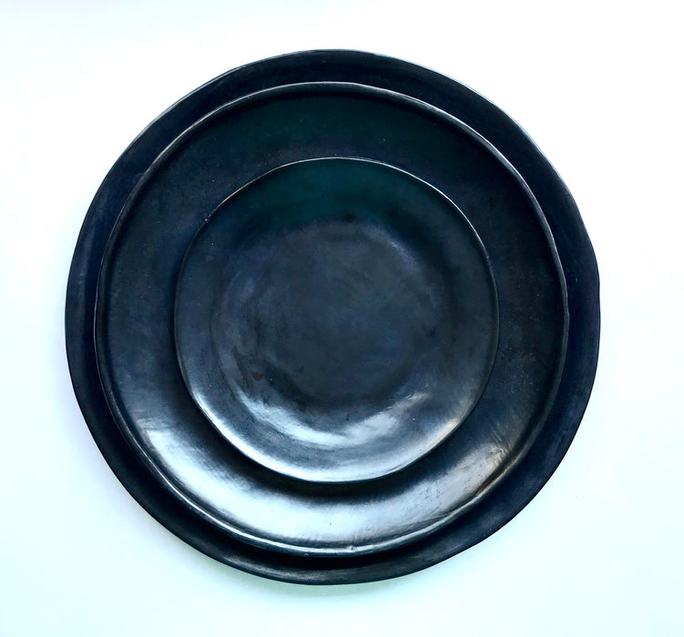 Mexico 1492 - the set of 3 black clay plates (large, medium, small). 